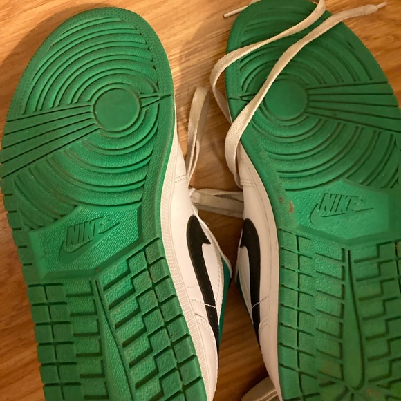Nike Air Jordan 1 Low ‘White Lucky Green’ - M7.5/W9 - Picture 7 of 7
